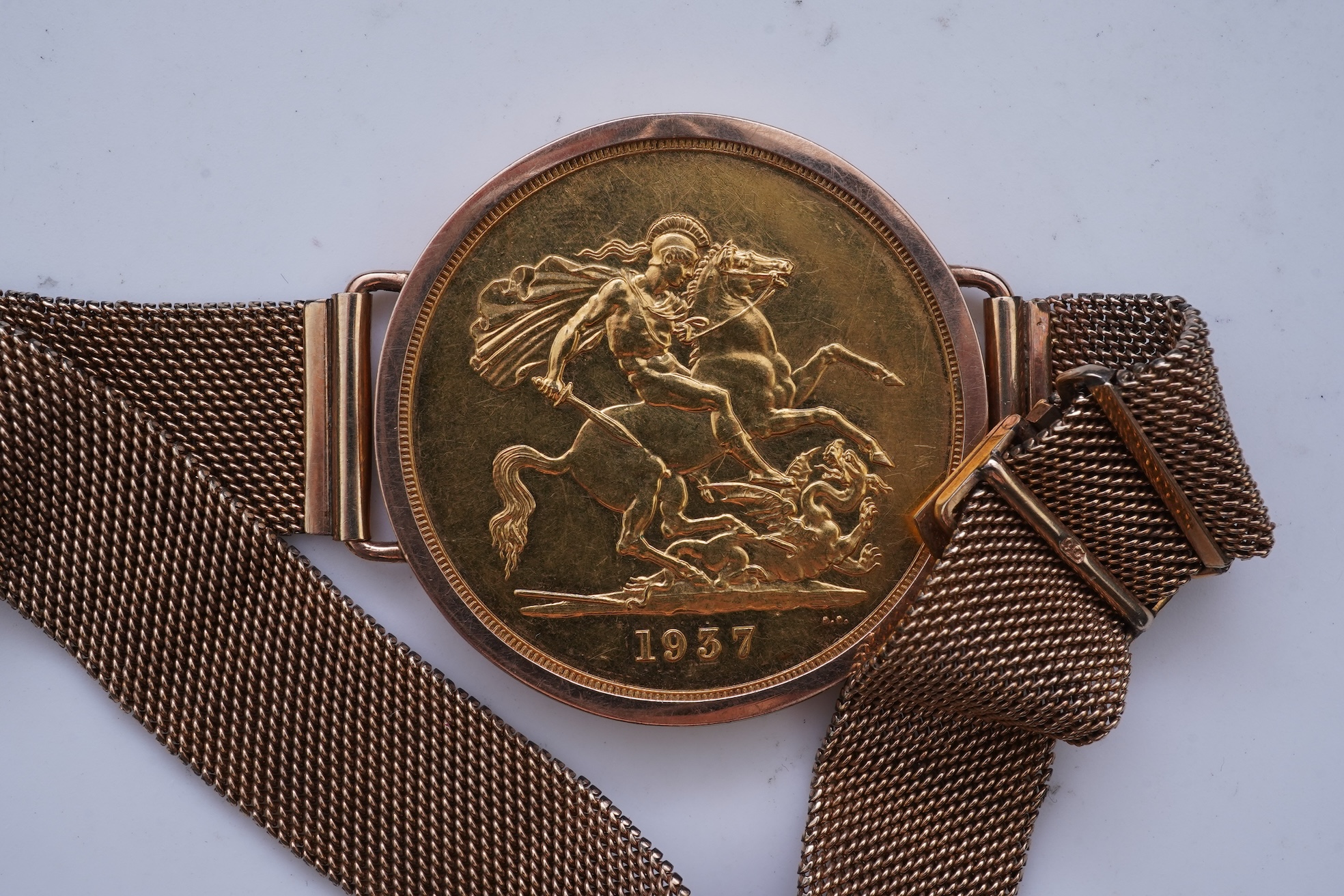 A rare George VI quintuple gold sovereign bracelet, circa 1937